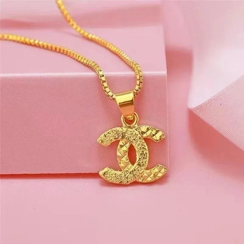 Gold Plated CC Logo Pendant Necklace for Women Fashion Jewelry