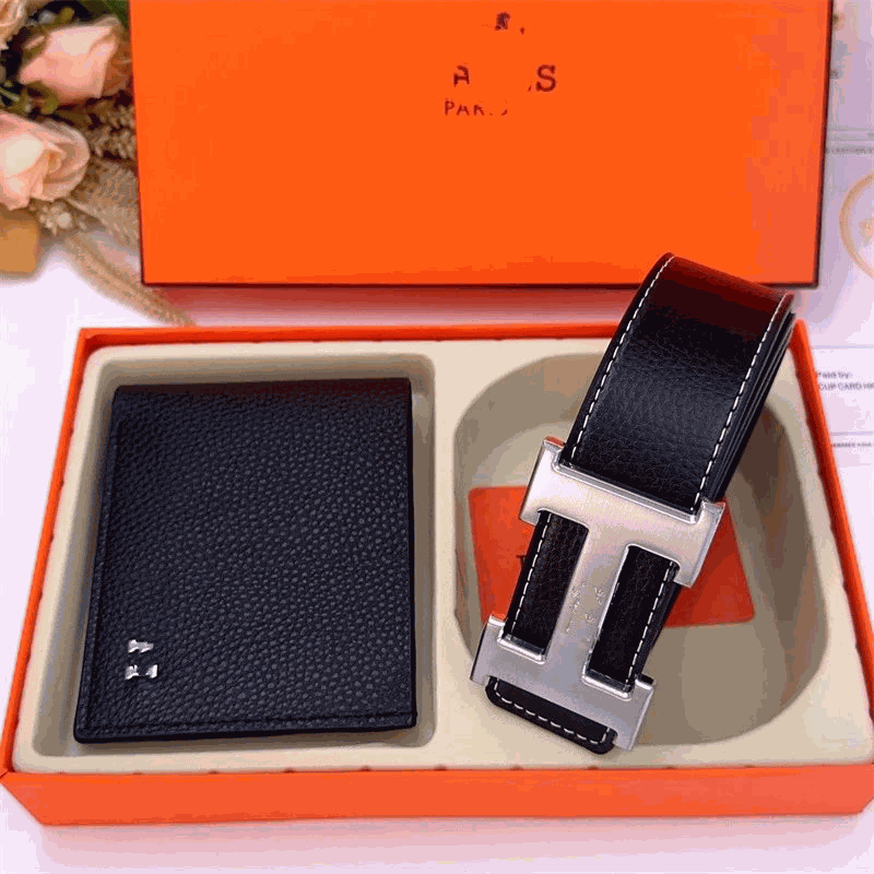 Hermès Black Leather Wallet and Bracelet Set