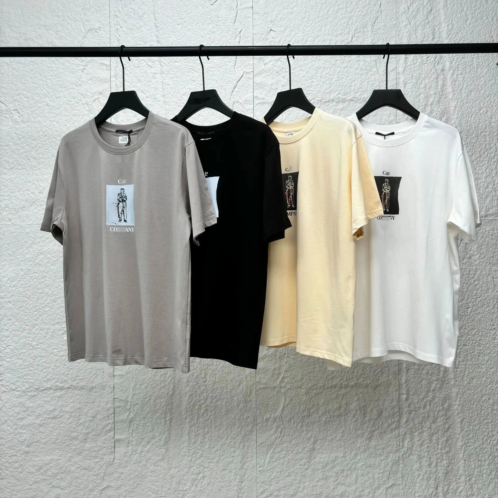 Minimalist Graphic T-Shirt for Men and Women - Casual Streetwear Style
