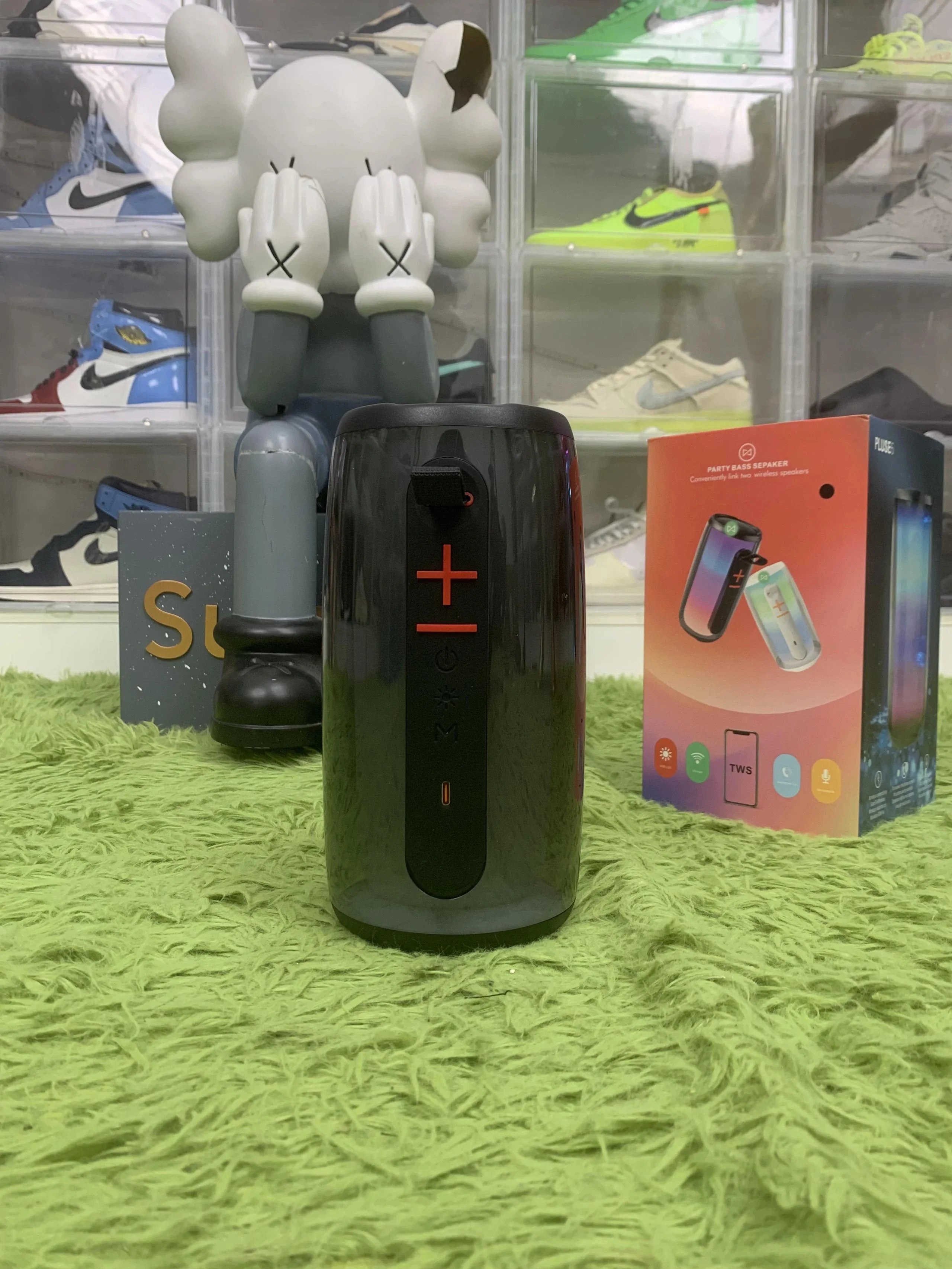 PLUGS Party Bass Speaker Wireless Bluetooth Speaker with TWS Function