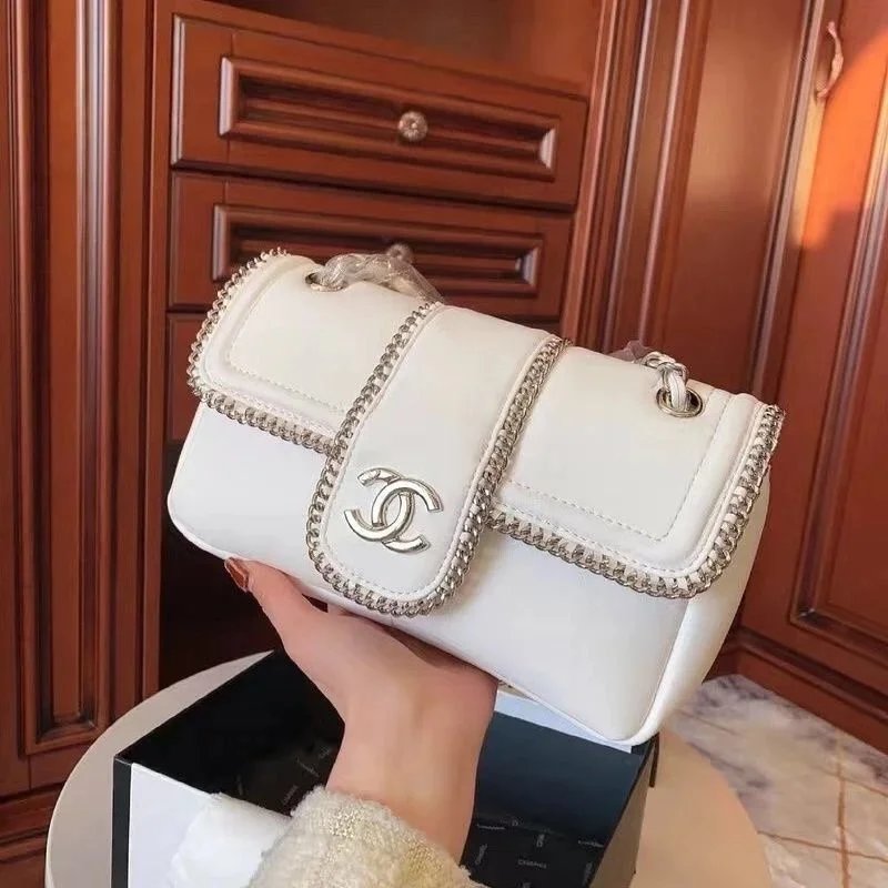 Chanel White Leather Crossbody Bag with Silver Chain