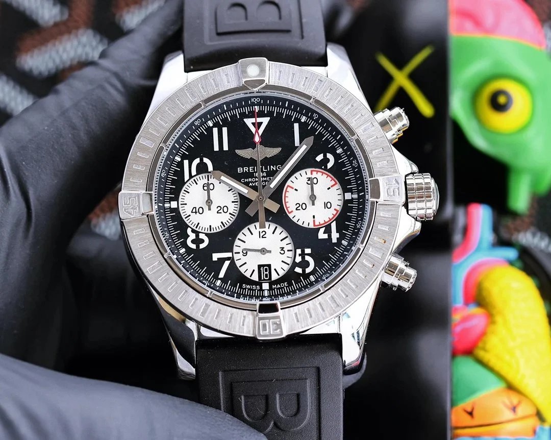 Breitling Chronoliner Chronograph Watch Men's Swiss Made